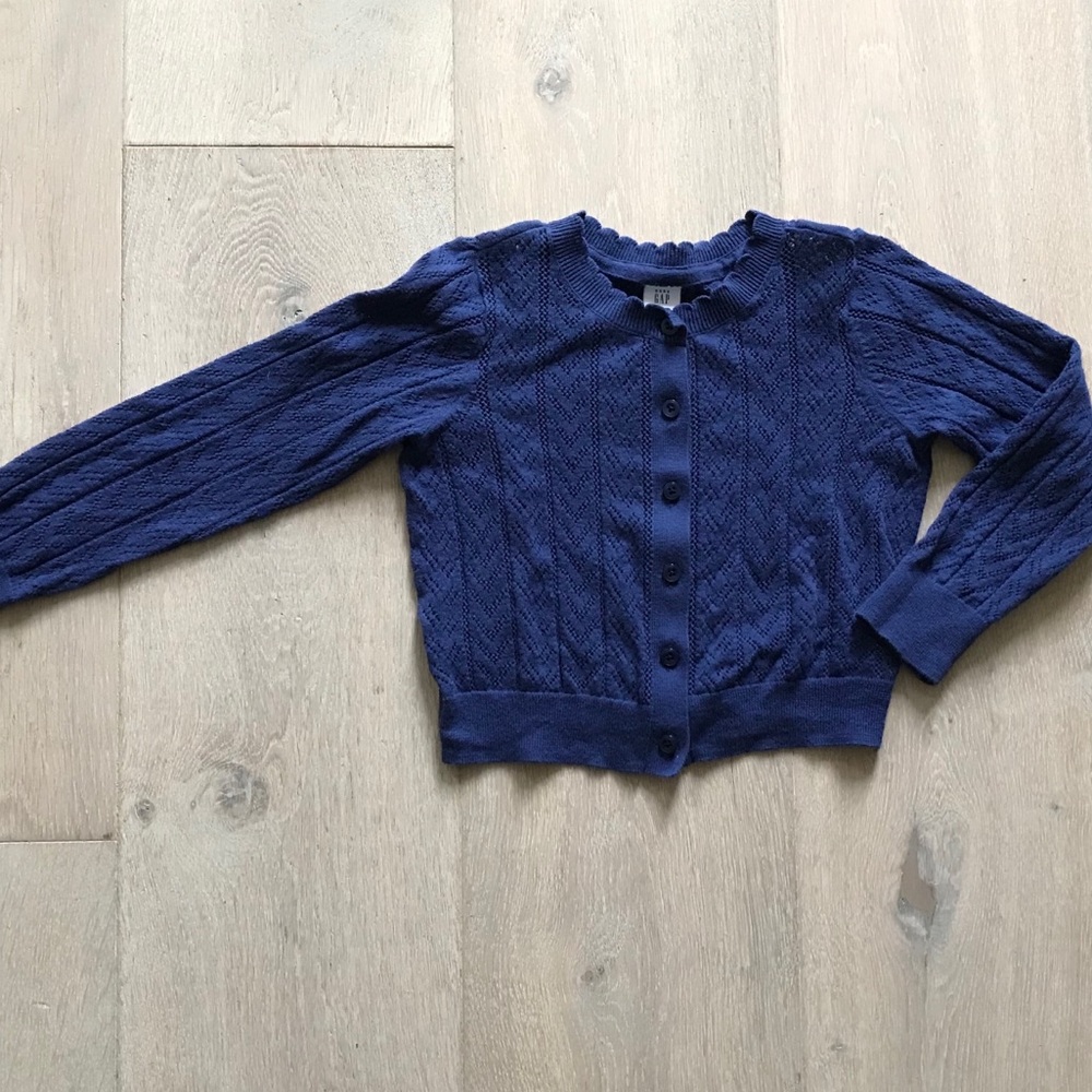 ***SOLD***Gap Lightweight Cardigan Sweater